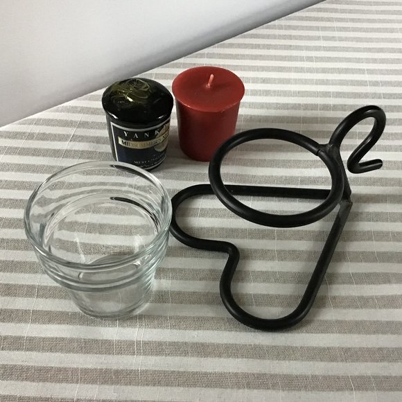 Vintage Wrought Iron & Glass Candle Holder Heart Base - Picture 3 of 8